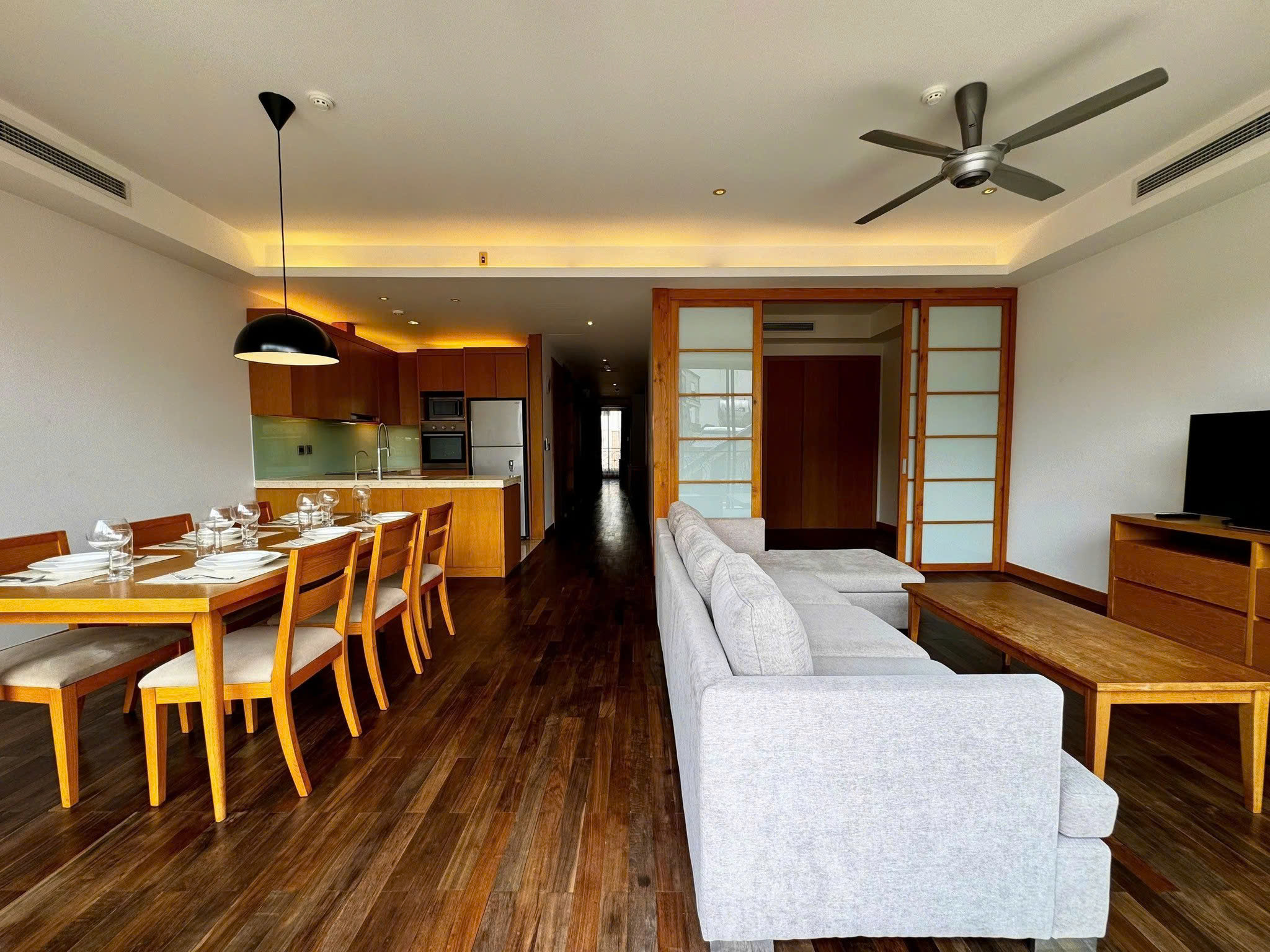 BÁN TÒA APARTMENT PHỐ TÔ NGỌC VÂN - 192M² x 10 TẦNG - MT 8M - DÒNG TIỀN 450TR/TH- 91 TỶ - Ảnh 2
